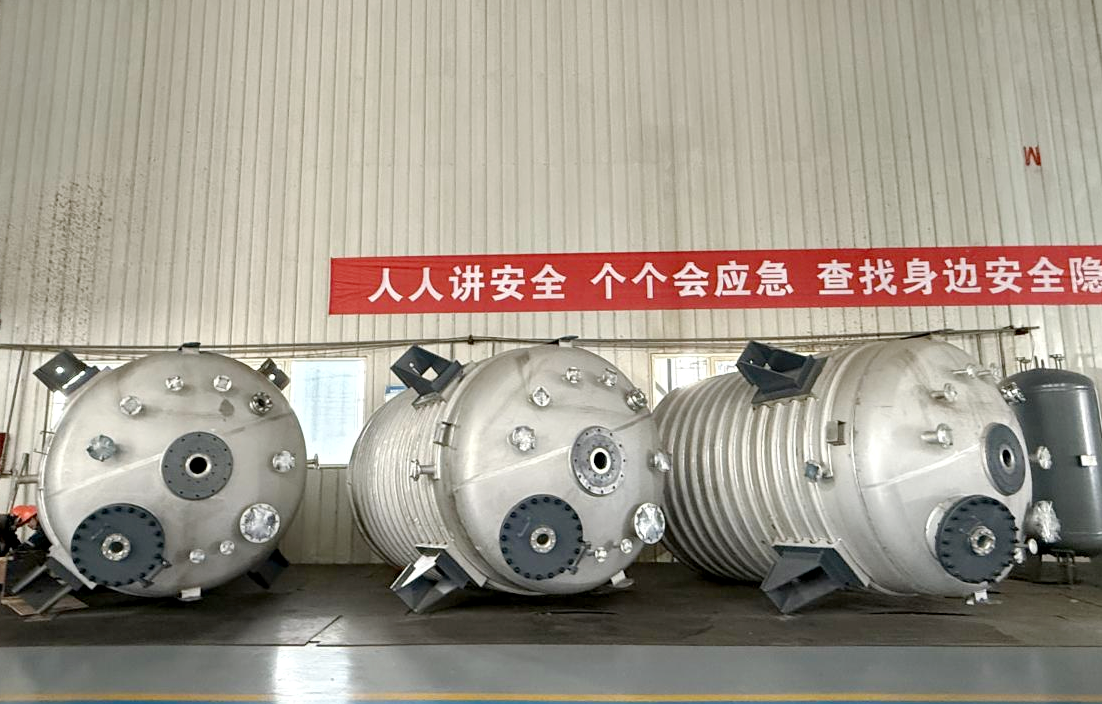 外半管塔釜 DN2200*8*2600 10m³  材质：S25073